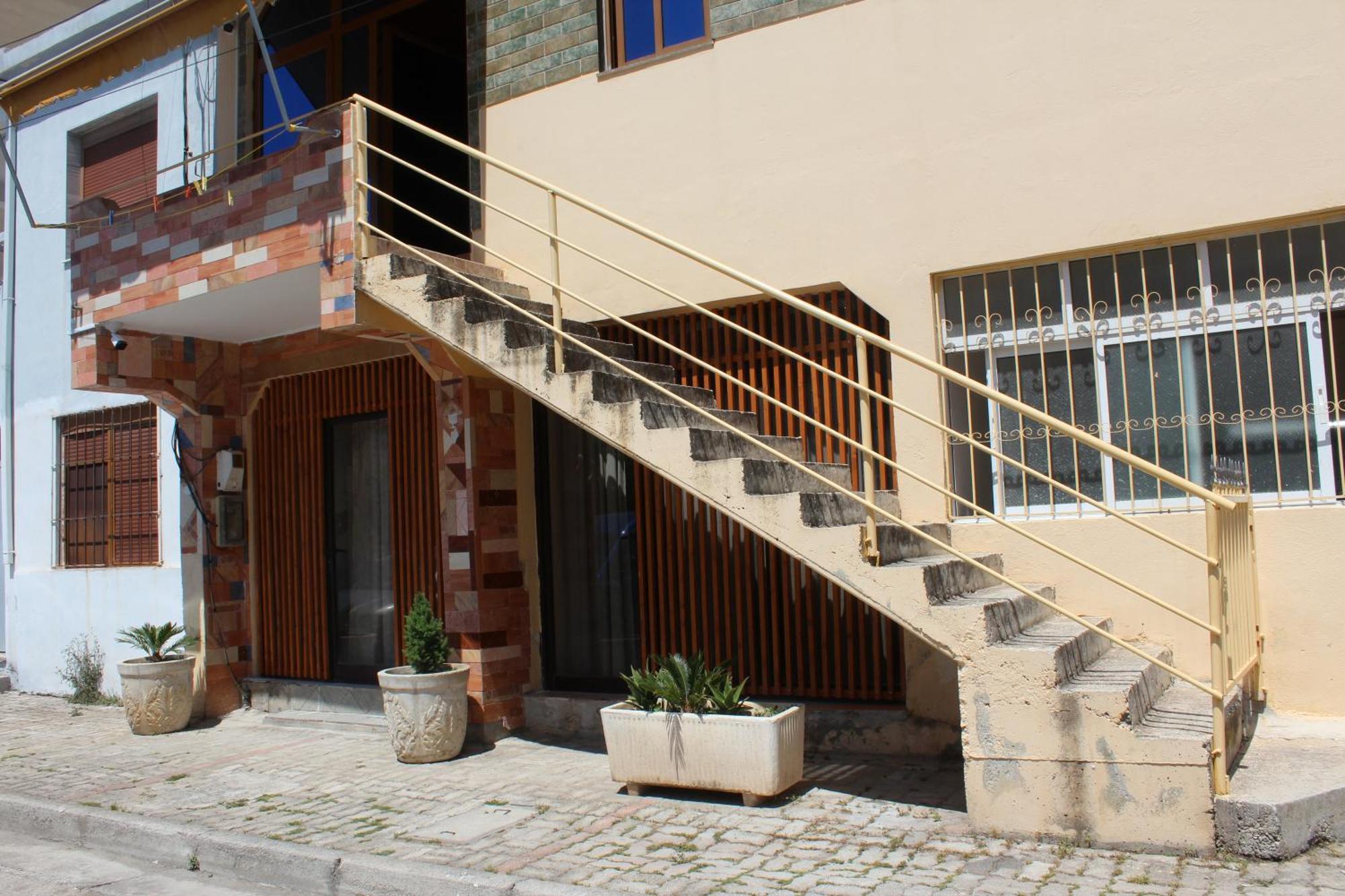 Xhejms Apartment Vlore